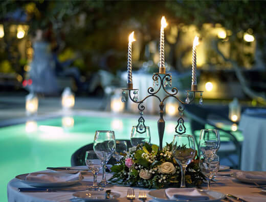 Idyllic Weddings in Santorini: Romance and Pure Luxury